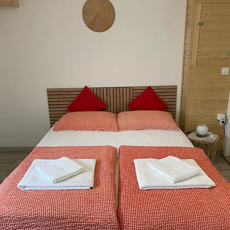 Enaj Bed & Breakfast